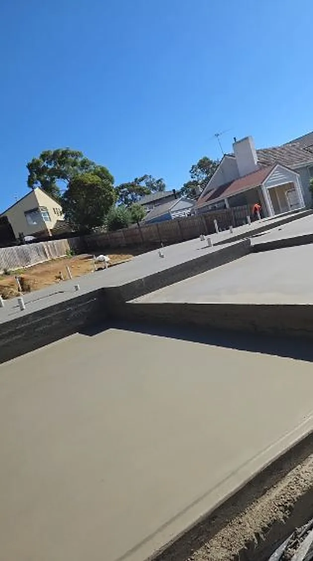 House slab with its edge beam formed